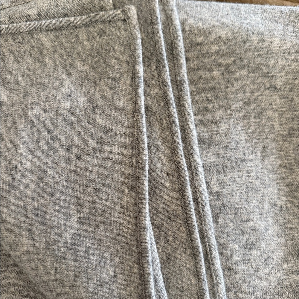 Arlotta Heather Gray Cashmere Blend Throw - Picture 7 of 11